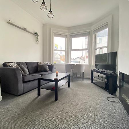Cheap & Cheerful Apartment Near Bangor Marina Екстериор снимка